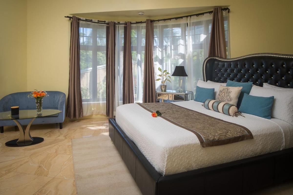 Villa Mimosa Jamaica Exclusive Luxury Stay- Resort Vibe Дискавъри Бей Екстериор снимка